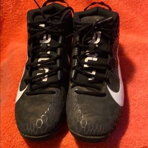 Men’s trout baseball cleats